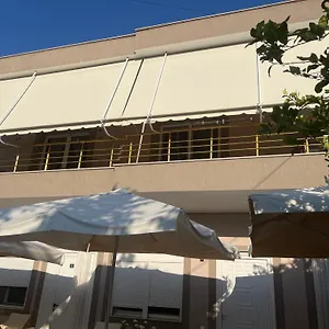 Villaroel 2 -apartments Near The Vlorë